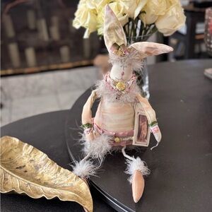 NWT Carmen Mango Whimsical Pink and Cream Bunny Decor